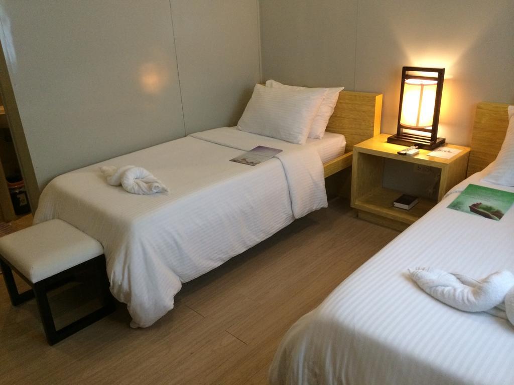 Shore Time Hotel - Annex Balabag  Екстер'єр фото