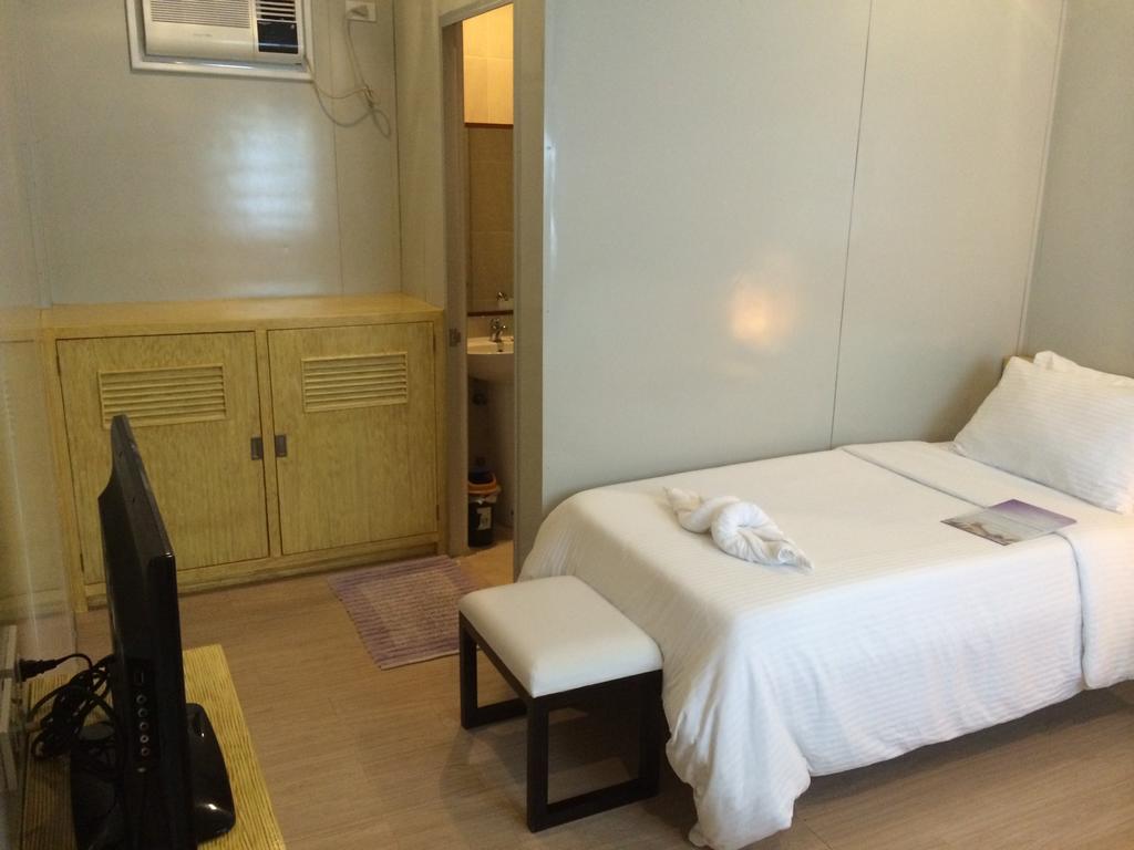 Shore Time Hotel - Annex Balabag  Екстер'єр фото