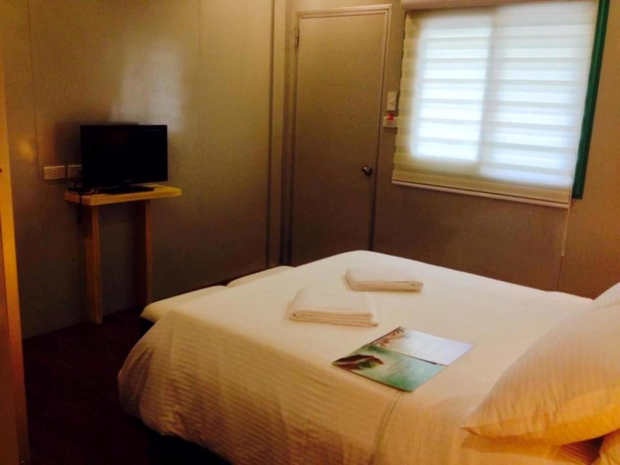 Shore Time Hotel - Annex Balabag  Екстер'єр фото