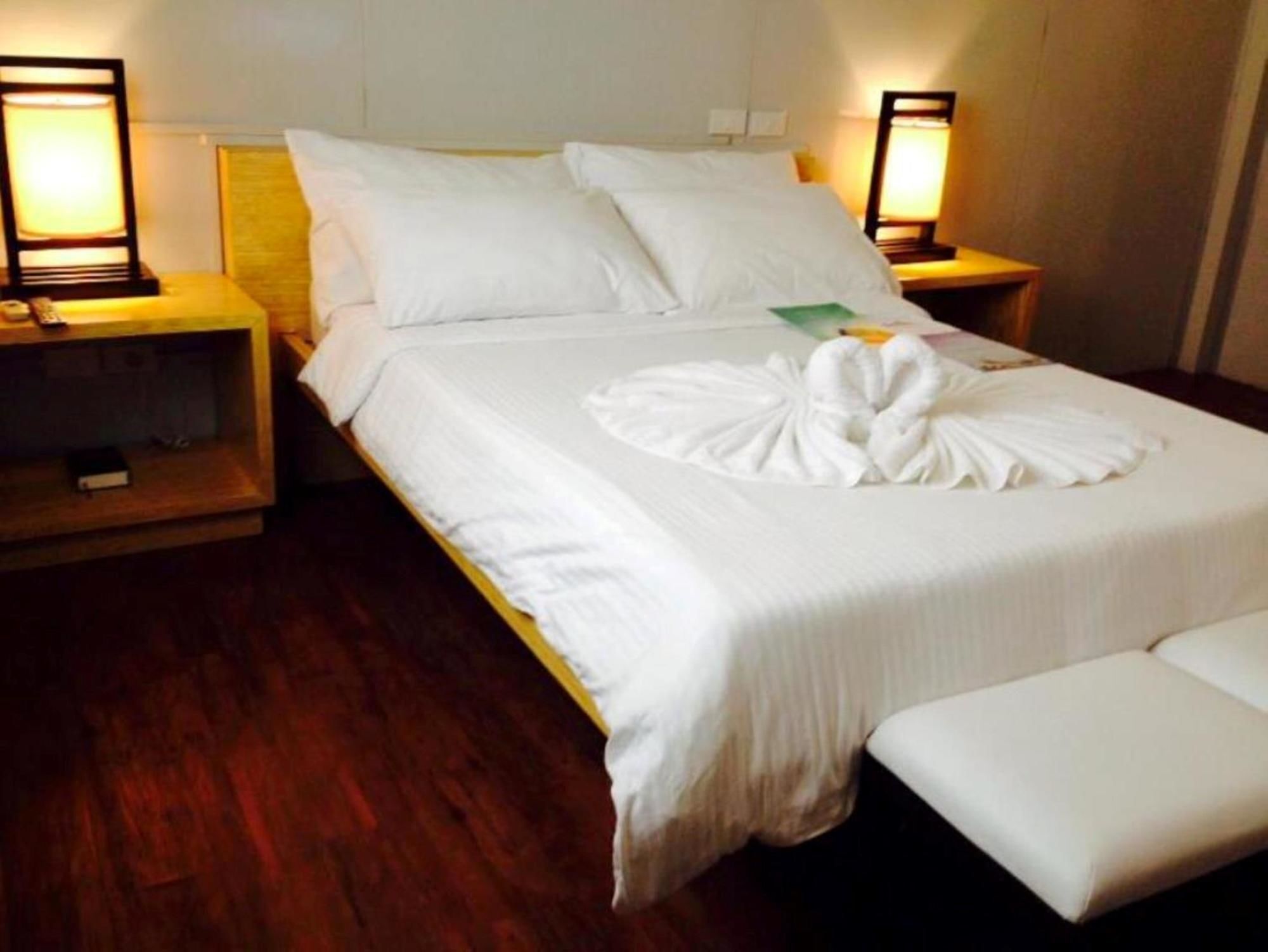 Shore Time Hotel - Annex Balabag  Екстер'єр фото
